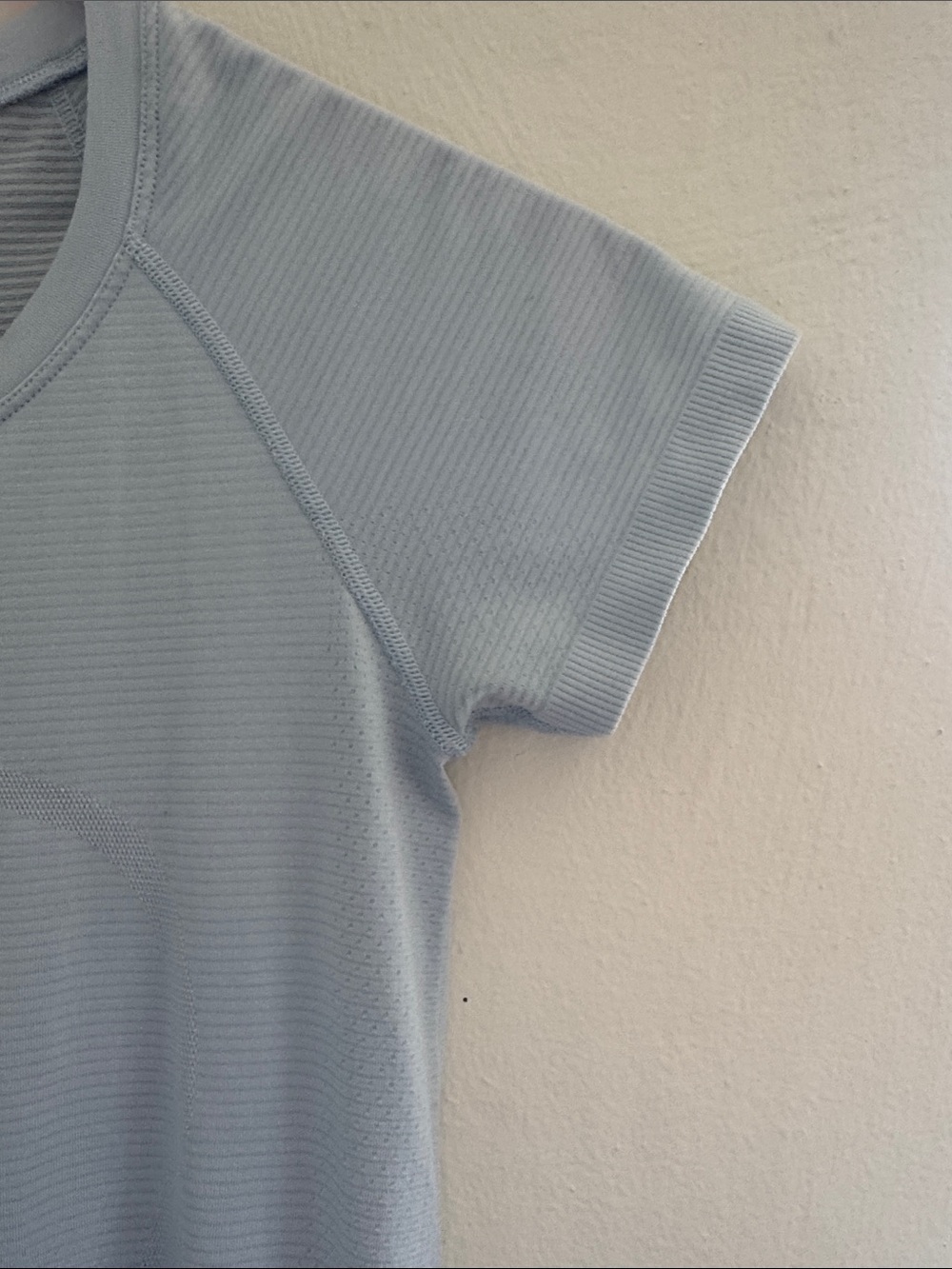 lululemon athletica Light Gray Short Sleeve Athletic Tee - Picture 4 of 10